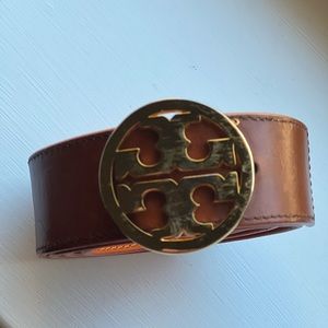 Women’s Tory Burch reversible 1.5” belt
